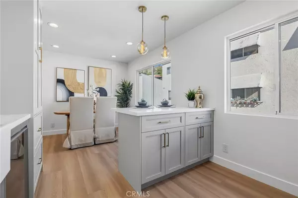 Burbank, CA 91504,9502 Via Salerno