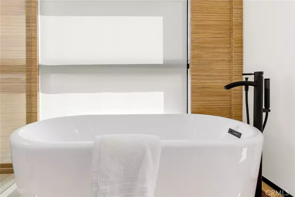 West Los Angeles, CA 90066,3975 Frances AVE