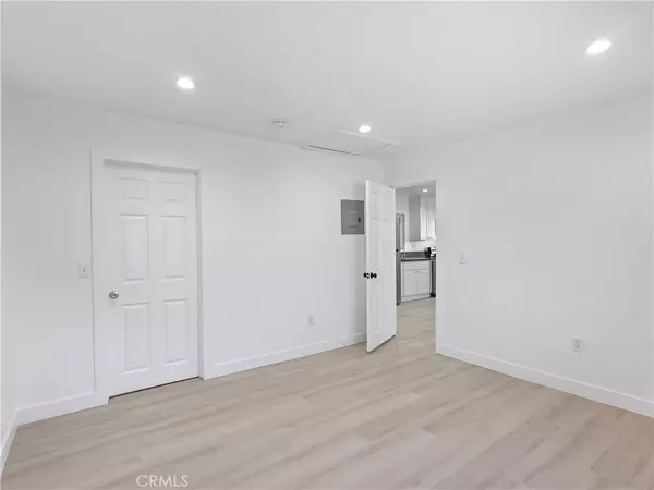 Northridge, CA 91325,8828 Chimineas AVE