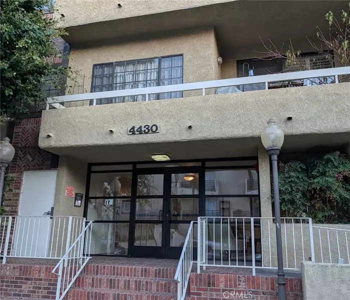 4430 Noble AVE #202, Sherman Oaks, CA 91403