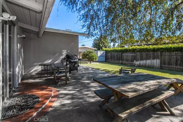 Reseda, CA 91335,19462 Arminta