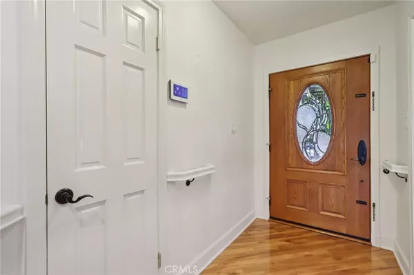 Granada Hills, CA 91344,11129 White Oak