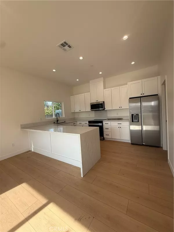 Panorama City, CA 91402,13507 Cantara ST