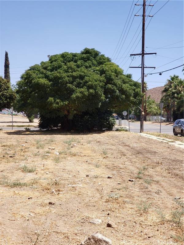 Lake Elsinore, CA 92530,6 Main St