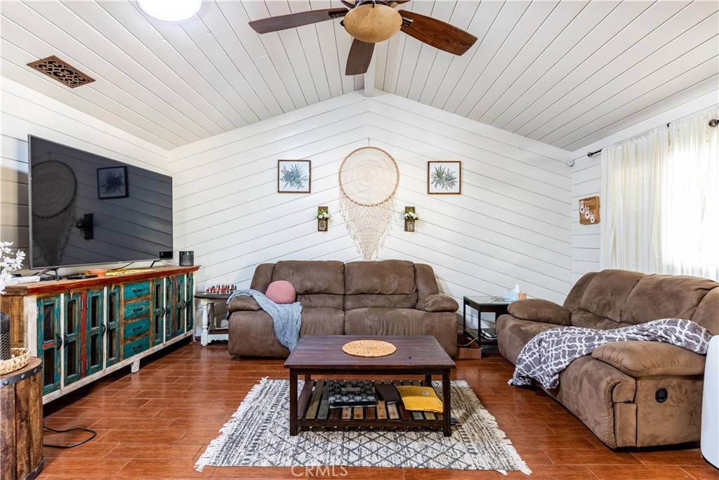 Hemet, CA 92544,307 Guitta CT