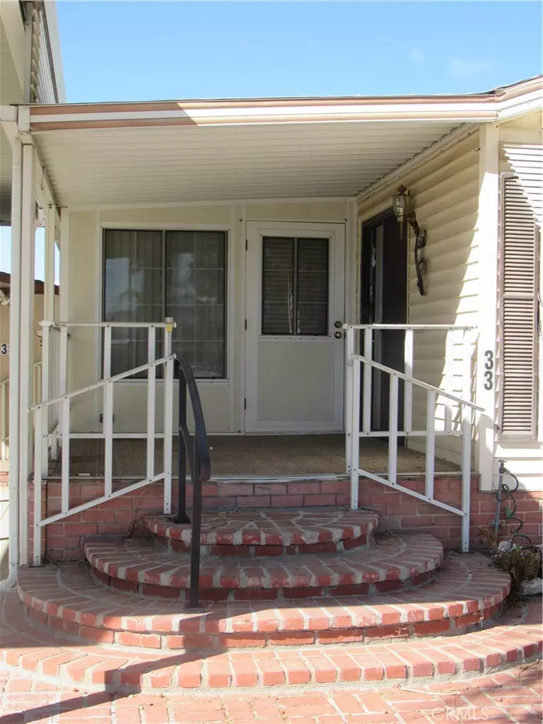 Hemet, CA 92545,1295 S Cawston AVE #33