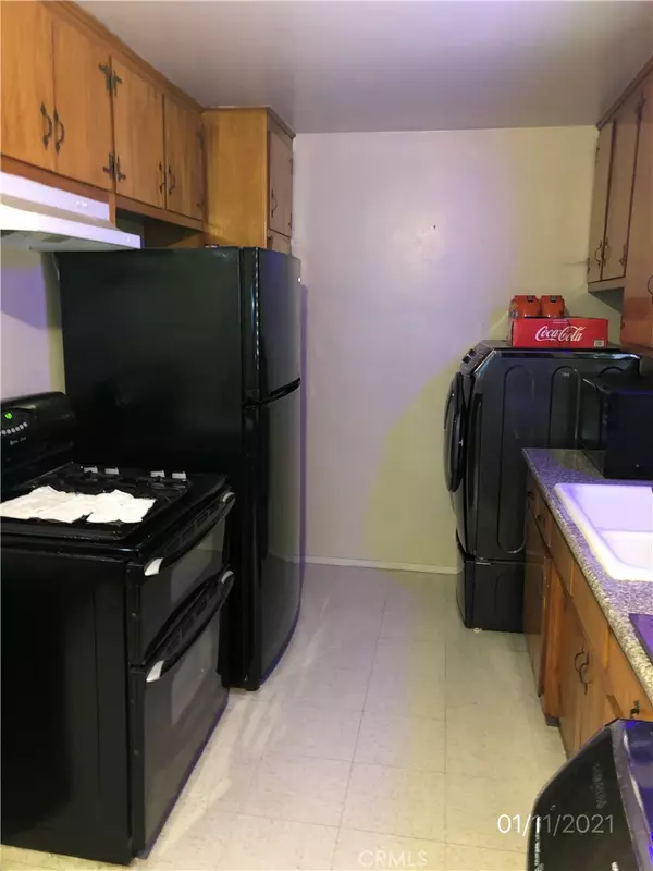 South Gate, CA 90280,9538 Dearborn AVE