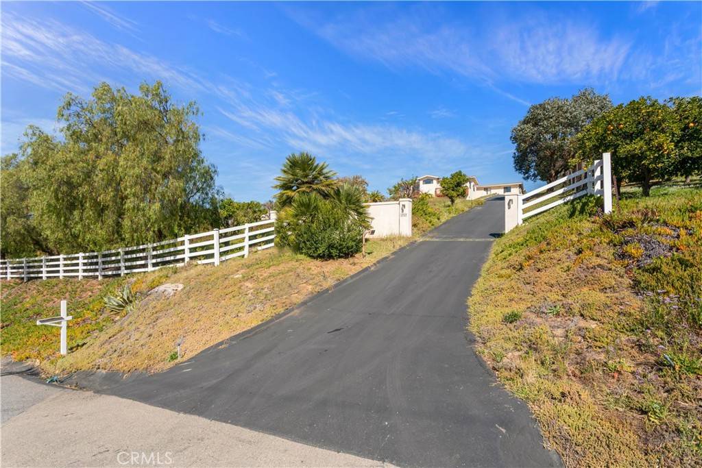 Bonsall, CA 92003,5858 Redondo DR