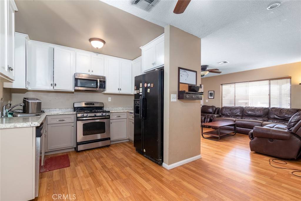 Hemet, CA 92543,997 E Johnston AVE