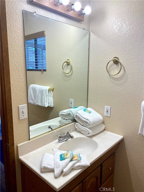 Big Bear City, CA 92314,411 E Meadow LN