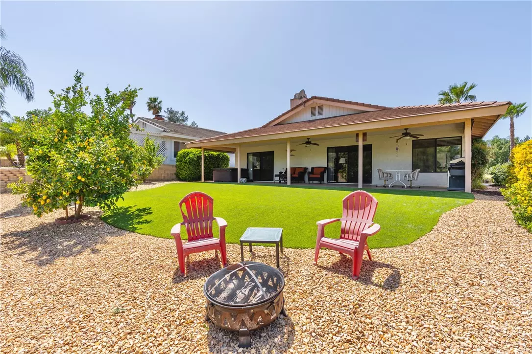 Canyon Lake, CA 92587,30650 Long Point DR