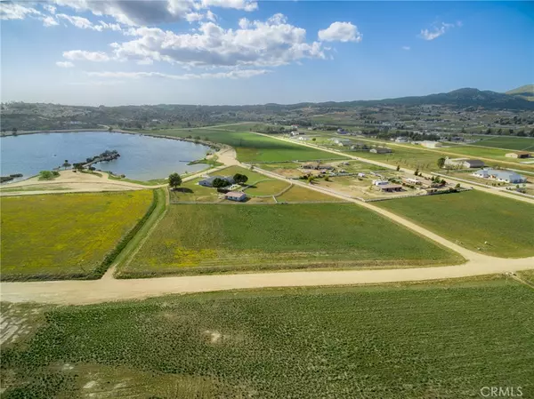 Aguanga, CA 92536,373 Lakefront DR