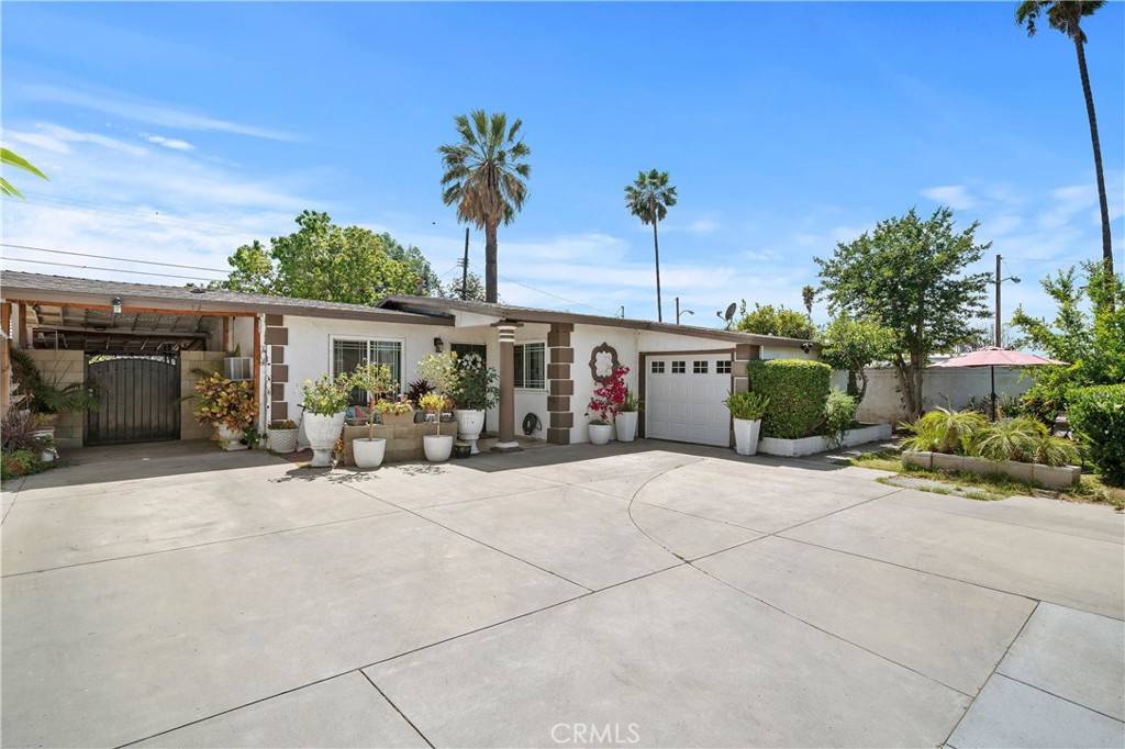 Azusa, CA 91702,17608 E Woodcroft ST