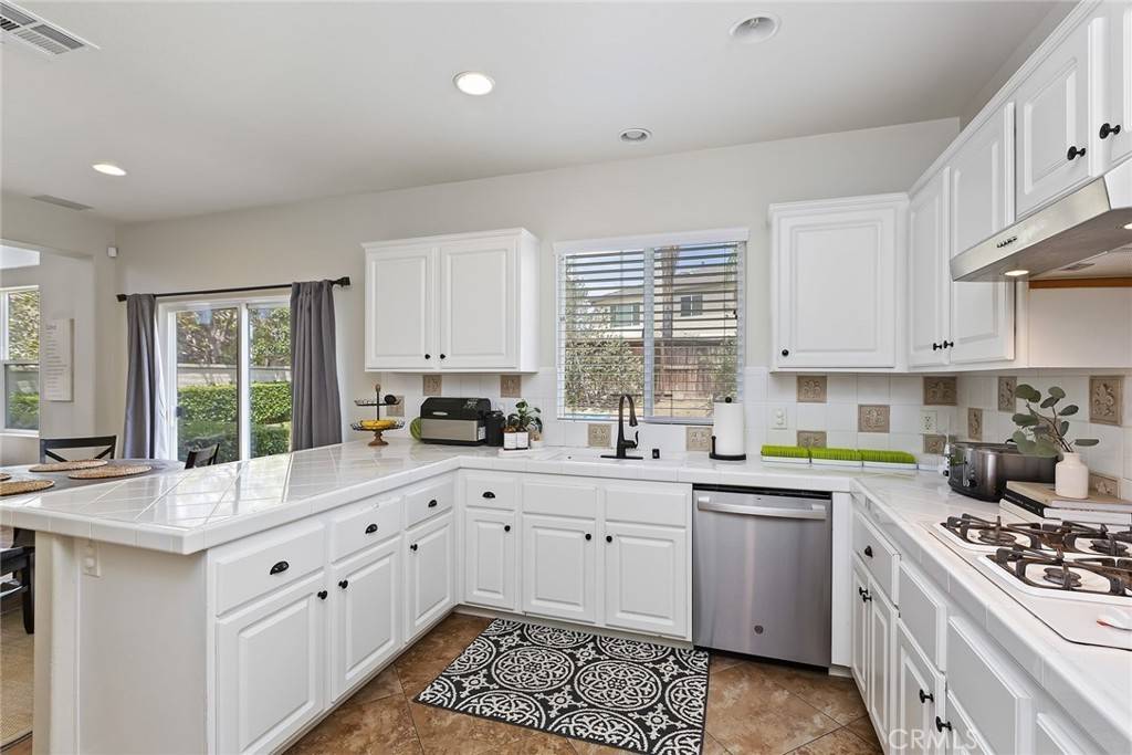 Eastvale, CA 92880,13456 Kiwi AVE
