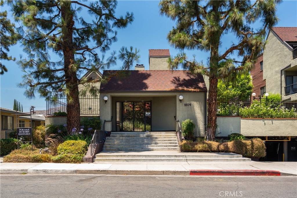 Burbank, CA 91504,1809 Peyton AVE #201