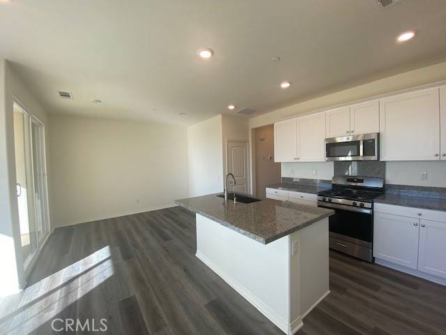 Fontana, CA 92336,16571 Wyndham LN #4