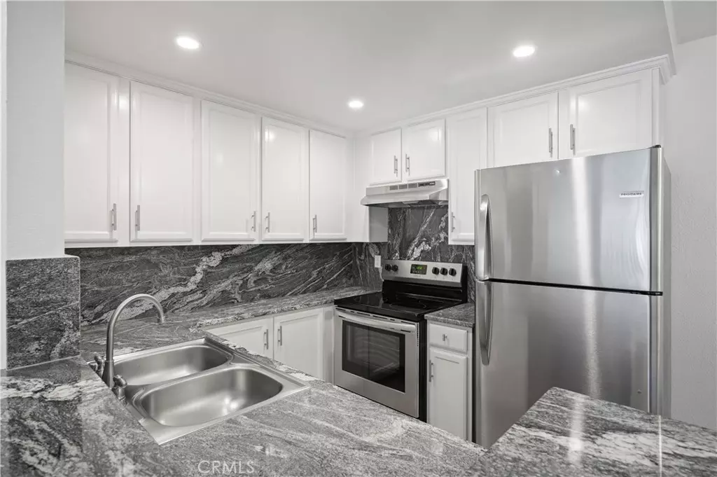 Oceanside, CA 92054,432 Edgehill LN #107