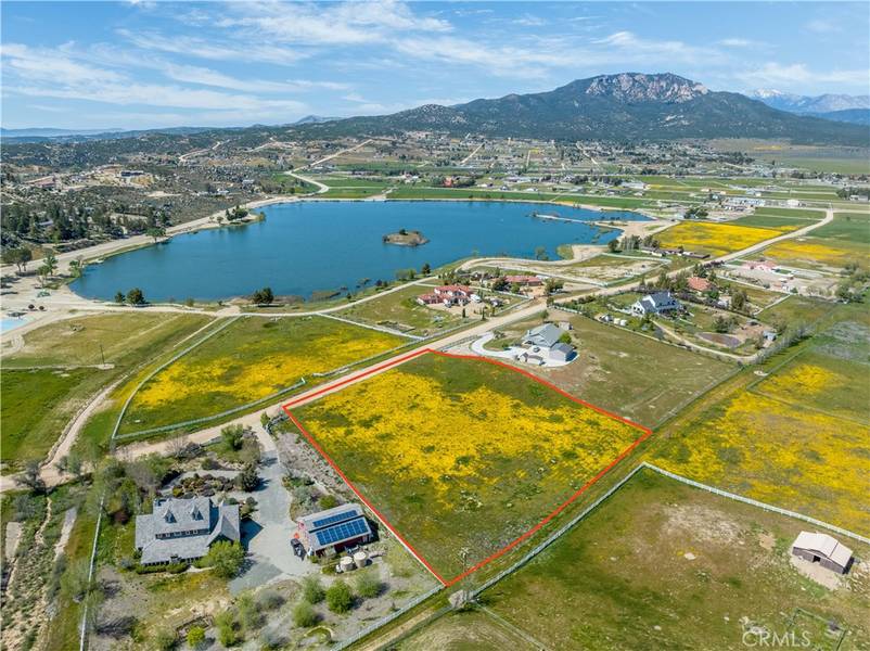 349 Lakefront DR, Aguanga, CA 92536