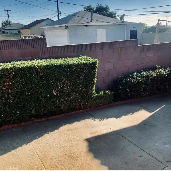 County - Los Angeles, CA 90047,11507 S St Andrews PL