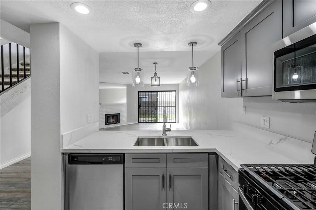 936 Fairway DR #40, Colton, CA 92324