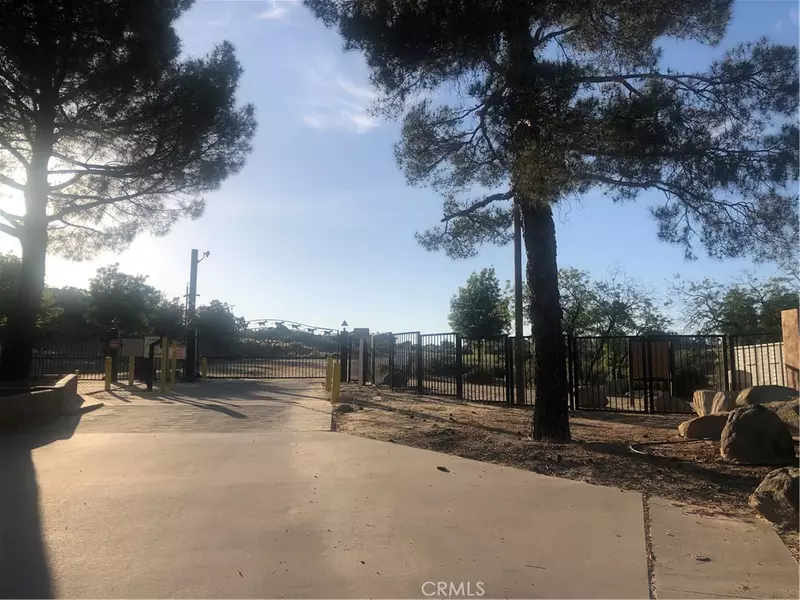 982 Crazy Horse Canyon Dr, Aguanga, CA 92536