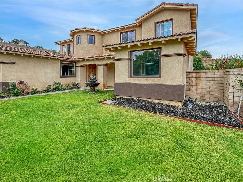 Corona, CA 92883,1775 Honors LN