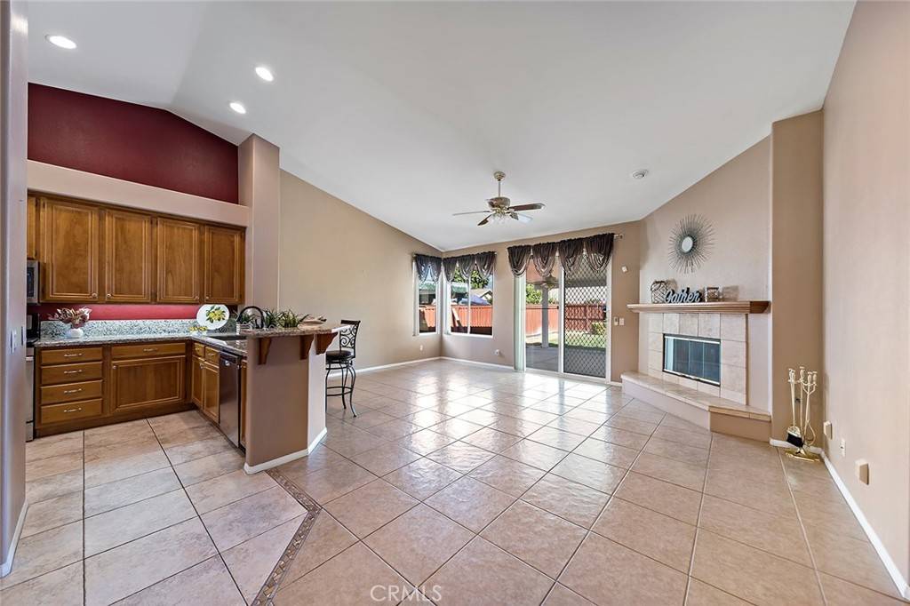 Hemet, CA 92544,242 Marmalade LN