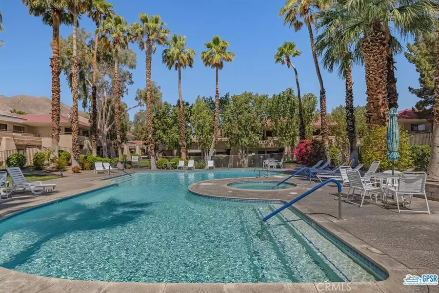 2810 N Arcadia CT #111, Palm Springs, CA 92262