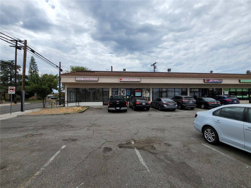 Fullerton, CA 92833,2300 W Valencia DR