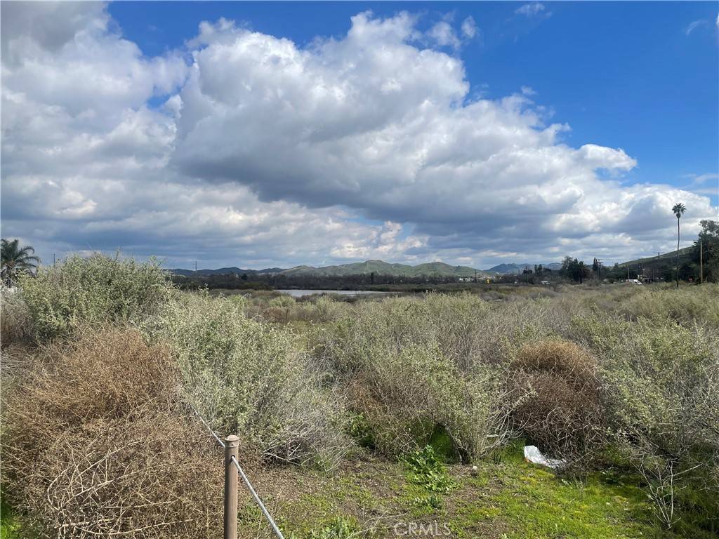Lake Elsinore, CA 92530,0 BROMLEY AVE