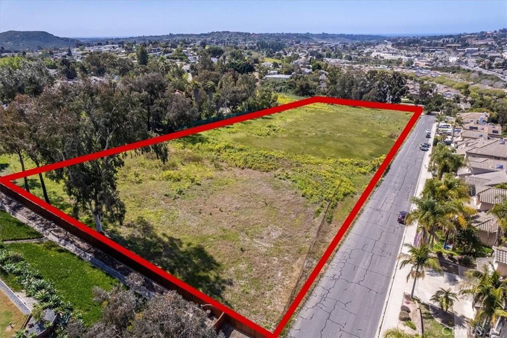 Vista, CA 92081,1863 Sunset DR
