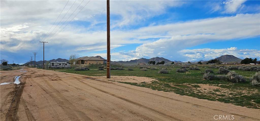 Apple Valley, CA 92307,0 Zuni RD