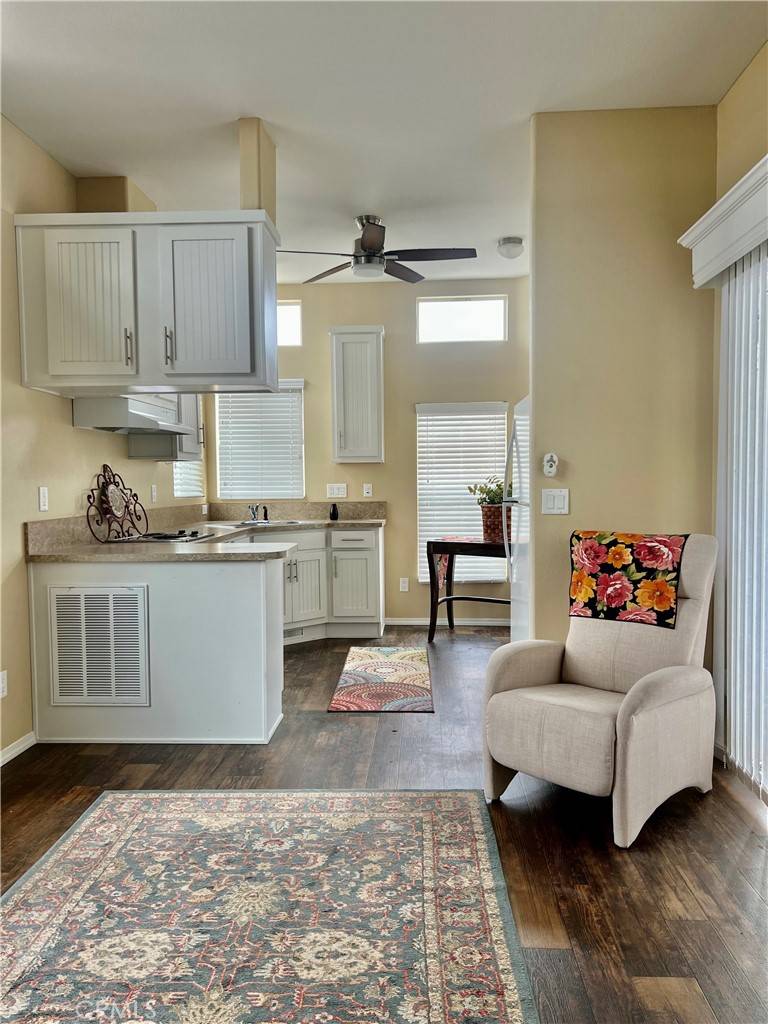 Hemet, CA 92545,1295 S Cawston AVE #462