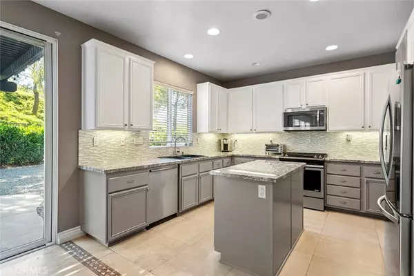 Lake Elsinore, CA 92532,32002 Poppy WAY