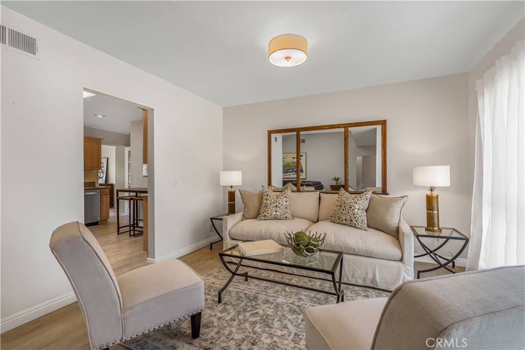 Camarillo, CA 93012,8126 Village 8