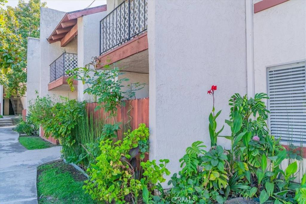 Diamond Bar, CA 91765,23641 Golden Springs DR #3C