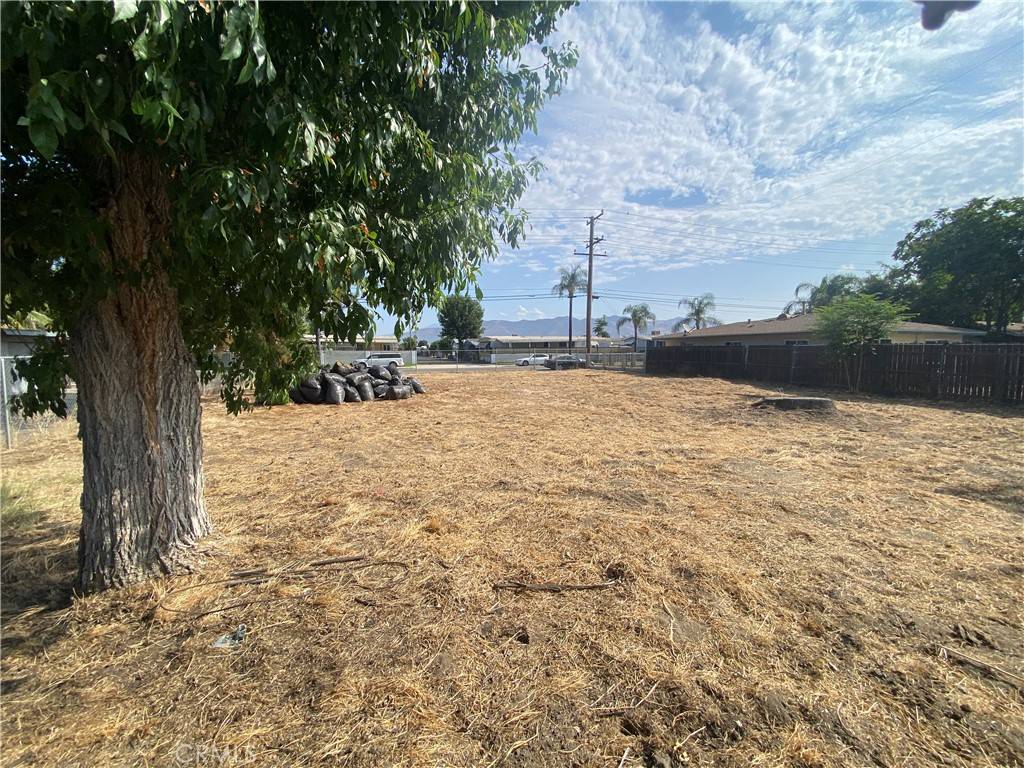 Hemet, CA 92543,607 W Devonshire AVE