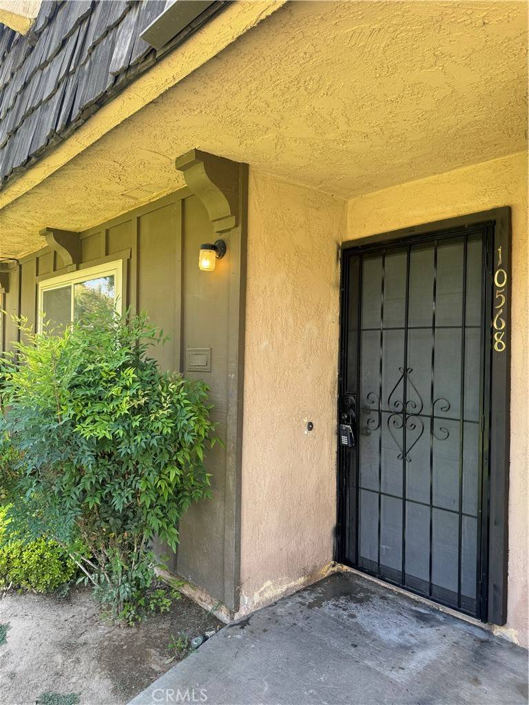 Riverside, CA 92505,10568 White Oak DR