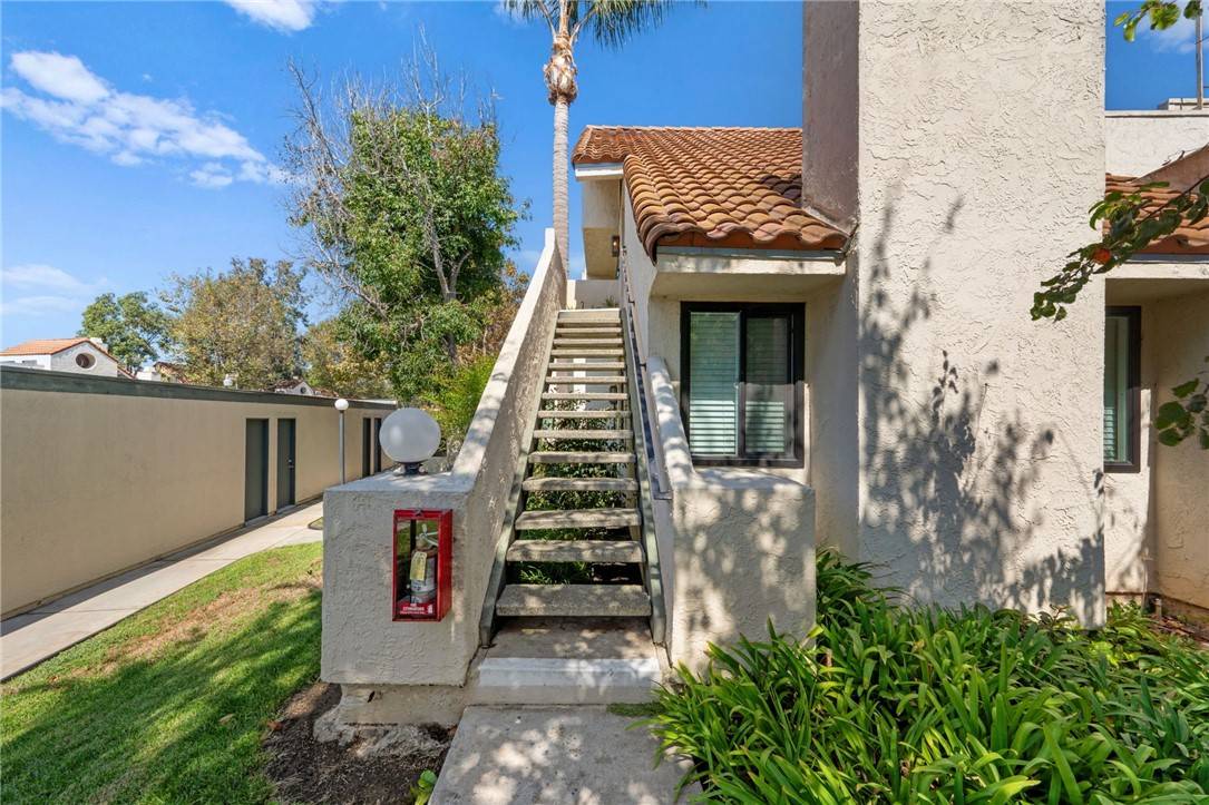 Vista, CA 92083,333 N Melrose DR #H