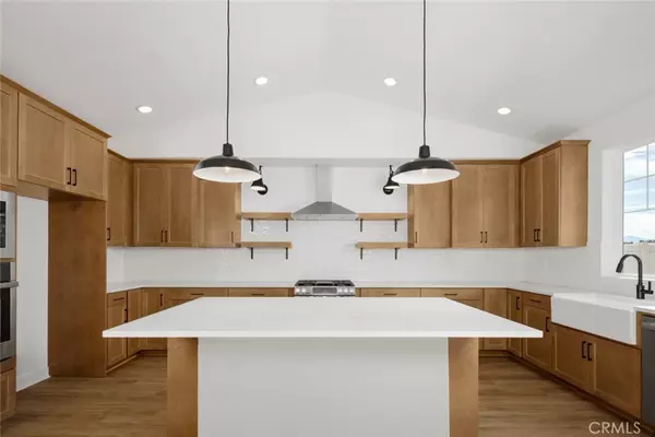 Palmdale, CA 93551,1880 Vincent DR