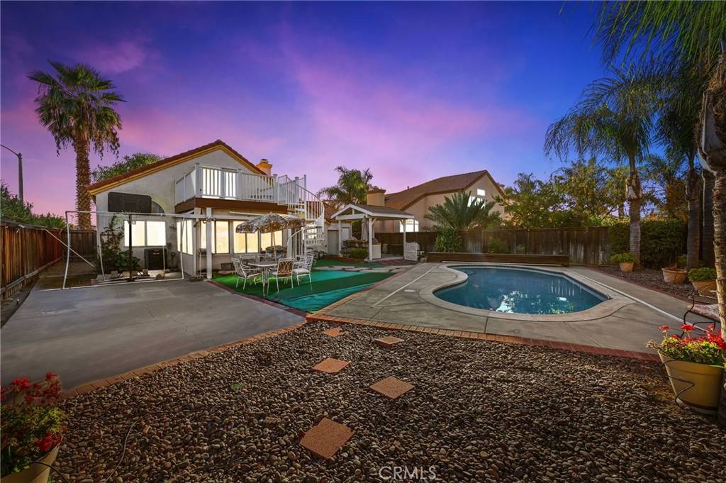 Perris, CA 92571,736 Fuchsia LN