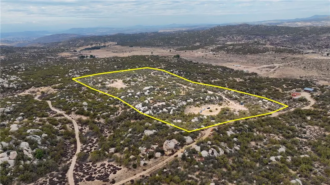 12 Sycamore Springs RD, Aguanga, CA 92536
