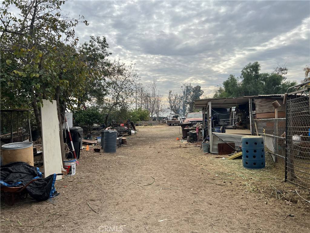 Bloomington, CA 92316,18489 Santa Ana AVE