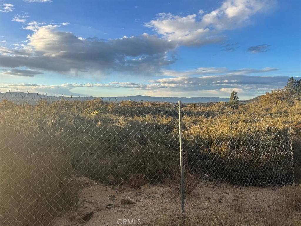 Anza, CA 92539,0 Woodview