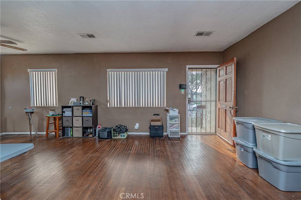 Compton, CA 90222,1613 W 138th ST