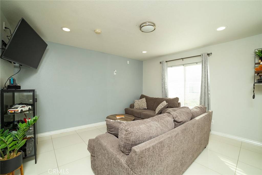 Fresno, CA 93703,1745 N Winery AVE #102