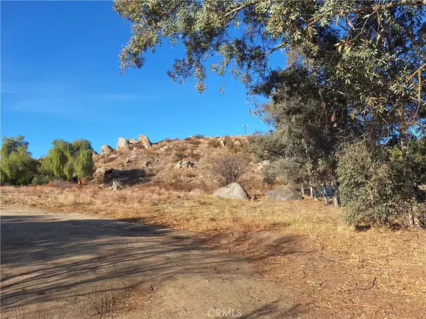 Nuevo, CA 92567,71 Juniper Flats RD