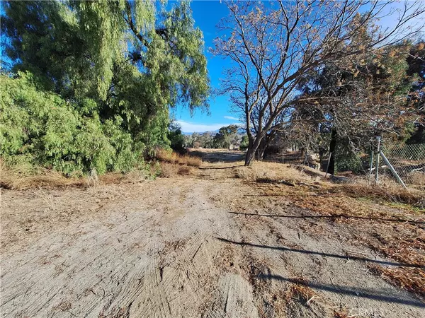 Nuevo, CA 92567,71 Juniper Flats RD