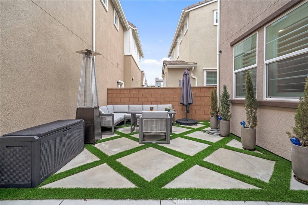 Corona, CA 92883,4079 Summer WAY