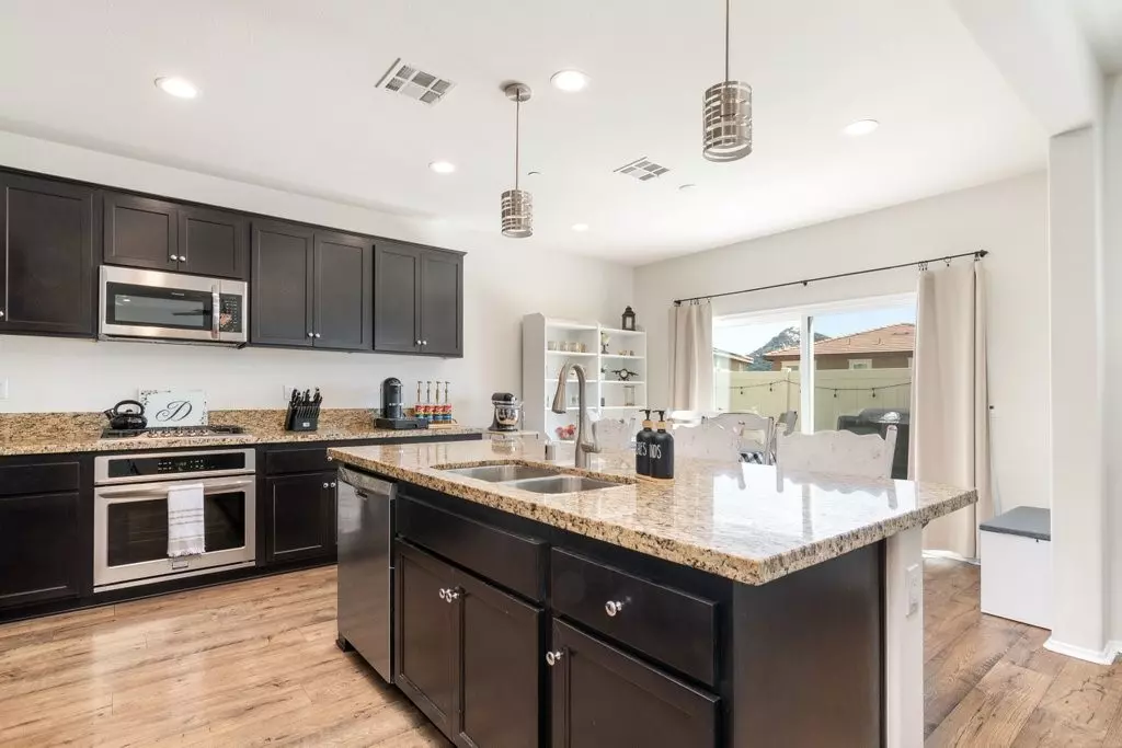 Fallbrook, CA 92028,341 Campolina CT
